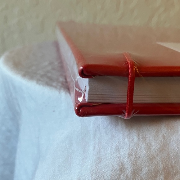 Kate Spade: Red “Take Note” XL Notebook- Gold Hearts- 168 lined pages- ribbon - Picture 10 of 15